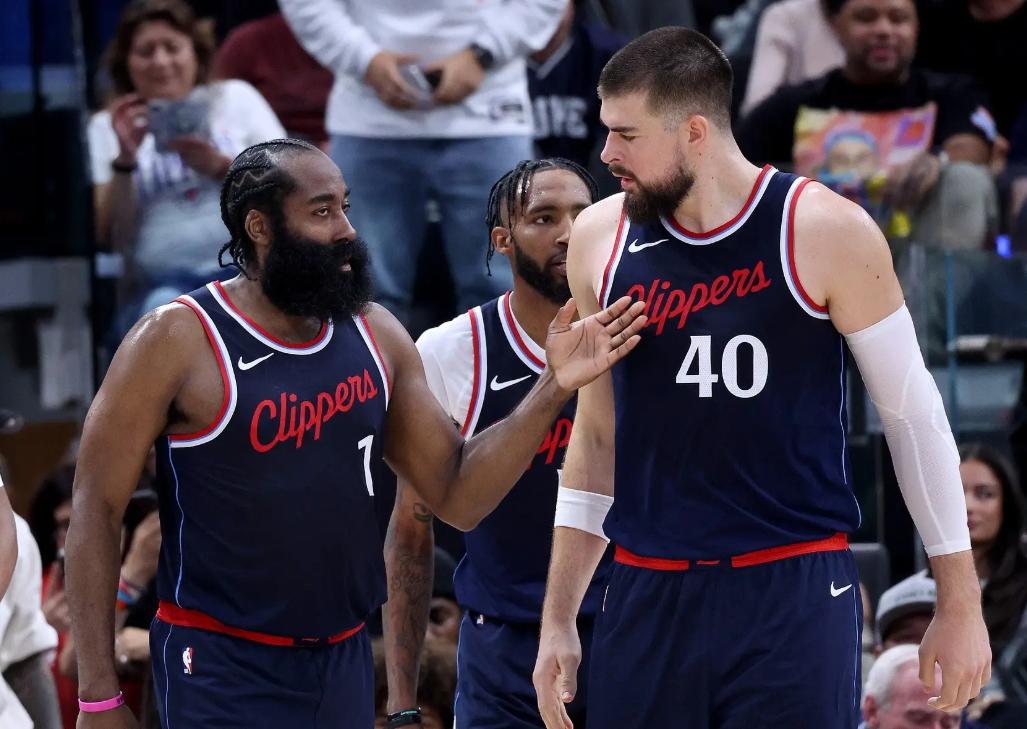 NG28-转折点！布莱顿复出首秀；CBA季后赛关键时刻攻防权衡；气氛紧张；临场指挥获称赞(日职威廉立博临场)